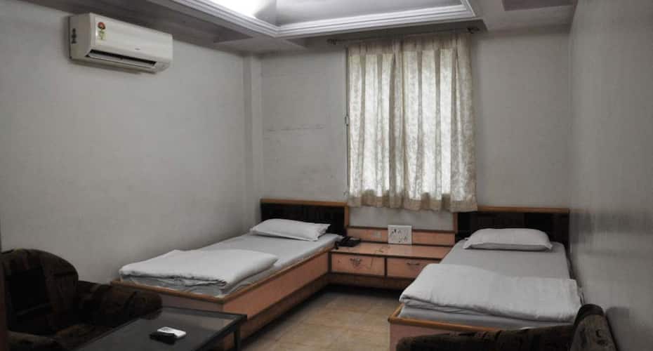 Hotel Center Plaza, Akola 5